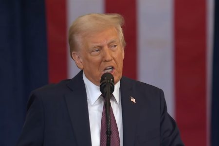 Trump: “Nga đang gặp rắc rối lớn”